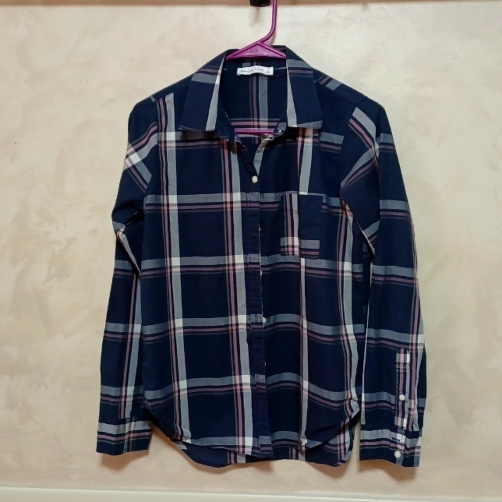 Abercrombie and Fitch top size Small in blue plaid